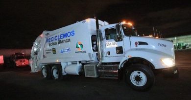 Mujer murió con su hija tras ser arrolladas por un camión de basura en Bogotá