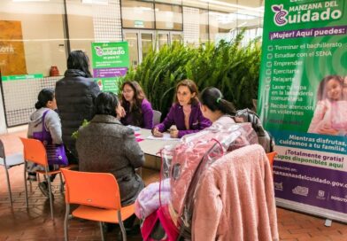 Mujeres cuidadoras de Bogotá recibirán atención integral sin salir de casa 