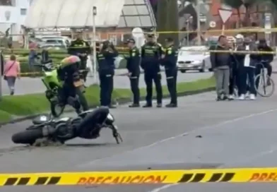 Quiso robar a un militar retirado en Suba y terminó muerto tras brutal choque contra un poste