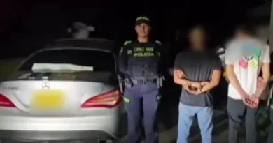 Persecución de película en Suba terminó con la captura de dos presuntos ladrones de vehículo de alta gama