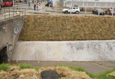 Empresa de Acueducto recupera tramo del Canal Albina para mejorar el manejo de aguas lluvias en Rafael Uribe Uribe