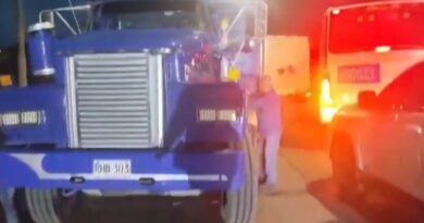 Volqueta varada genera congestión en la vía Suba-Cota, a la altura de La Conejera